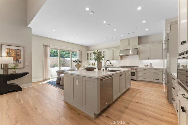 100 Bozeman, Irvine, CA 92602