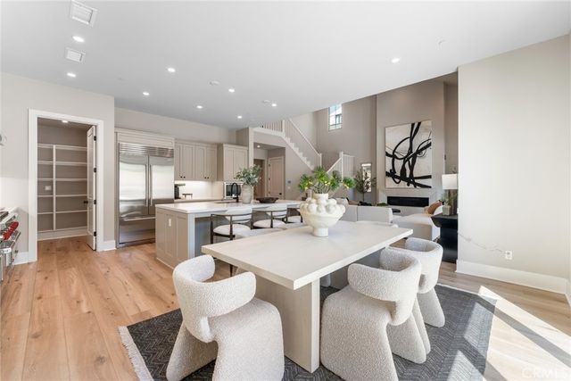 100 Bozeman, Irvine, CA 92602