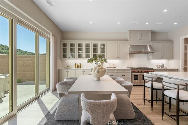 100 Bozeman, Irvine, CA 92602