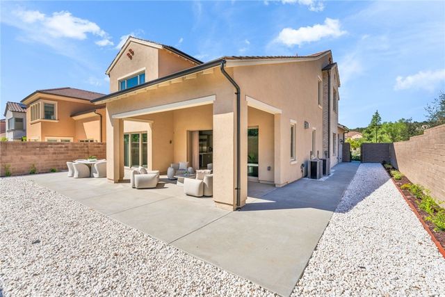 100 Bozeman, Irvine, CA 92602