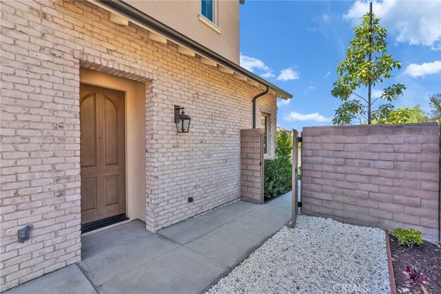 100 Bozeman, Irvine, CA 92602