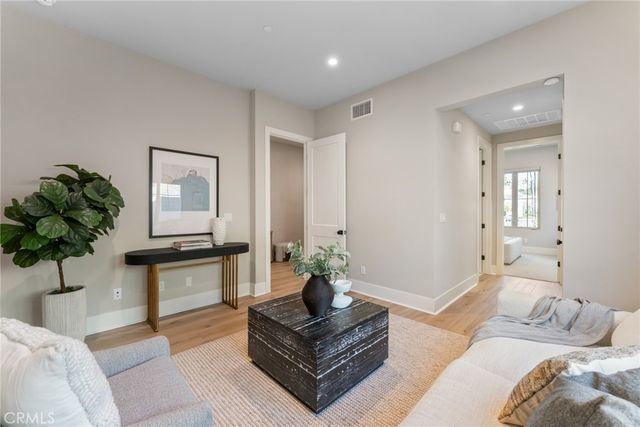 100 Bozeman, Irvine, CA 92602