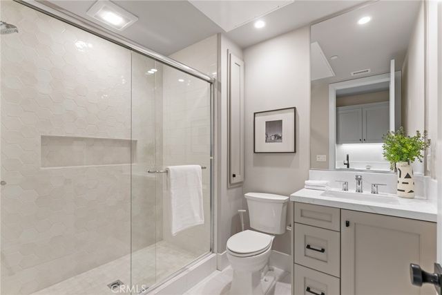 100 Bozeman, Irvine, CA 92602