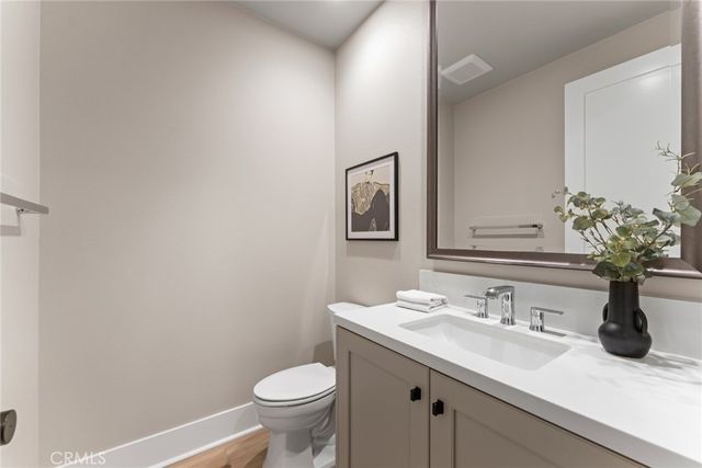 100 Bozeman, Irvine, CA 92602
