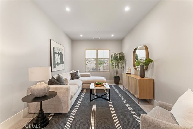 100 Bozeman, Irvine, CA 92602