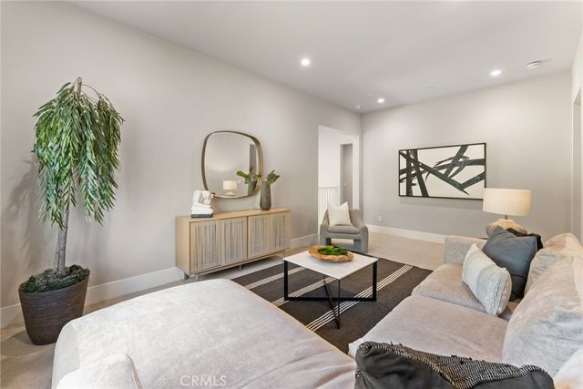 100 Bozeman, Irvine, CA 92602