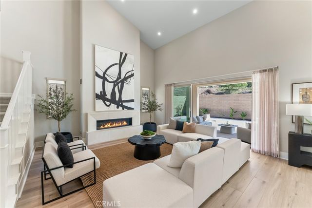 100 Bozeman, Irvine, CA 92602
