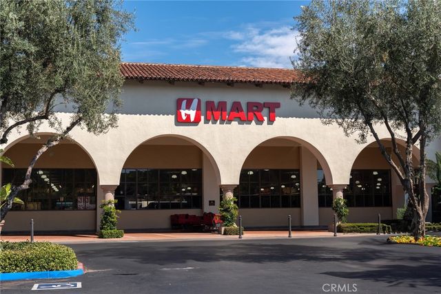100 Bozeman, Irvine, CA 92602