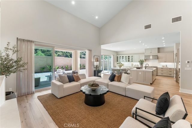 100 Bozeman, Irvine, CA 92602