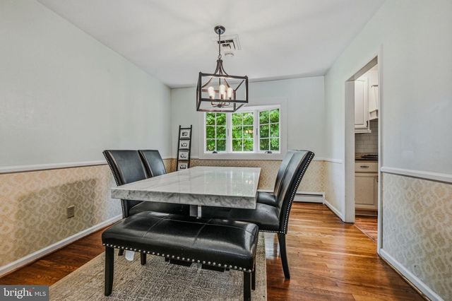 122 CHAPEL HILL DR, Newark, DE 19711