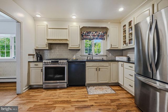 122 CHAPEL HILL DR, Newark, DE 19711