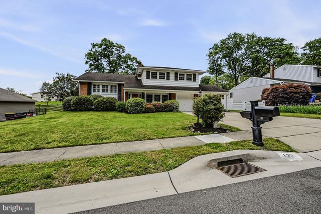 122 CHAPEL HILL DR, Newark, DE 19711