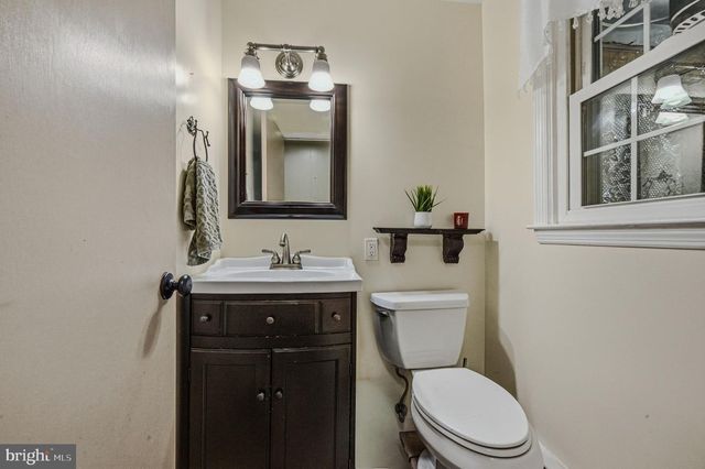 122 CHAPEL HILL DR, Newark, DE 19711