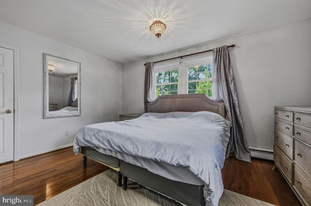 122 CHAPEL HILL DR, Newark, DE 19711