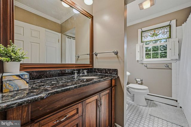 122 CHAPEL HILL DR, Newark, DE 19711