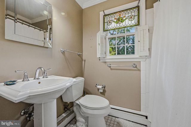 122 CHAPEL HILL DR, Newark, DE 19711