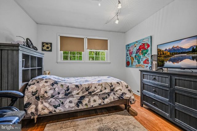122 CHAPEL HILL DR, Newark, DE 19711