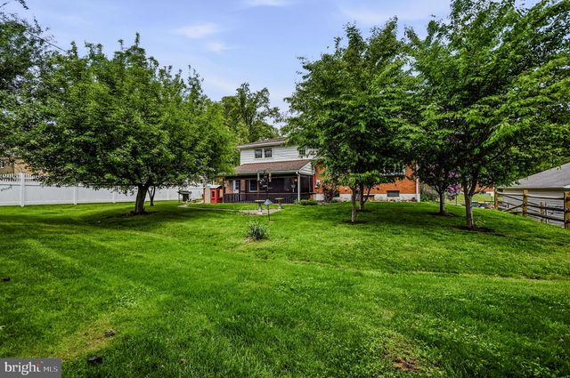 122 CHAPEL HILL DR, Newark, DE 19711
