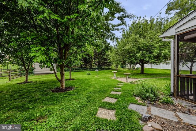 122 CHAPEL HILL DR, Newark, DE 19711