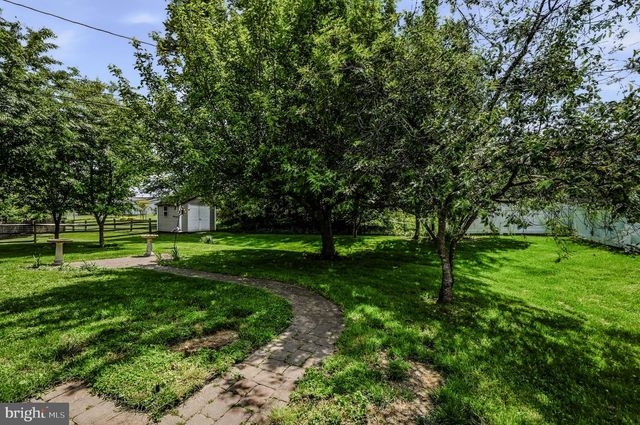 122 CHAPEL HILL DR, Newark, DE 19711