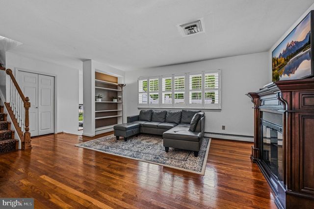 122 CHAPEL HILL DR, Newark, DE 19711