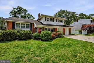 122 CHAPEL HILL DR, Newark, DE 19711