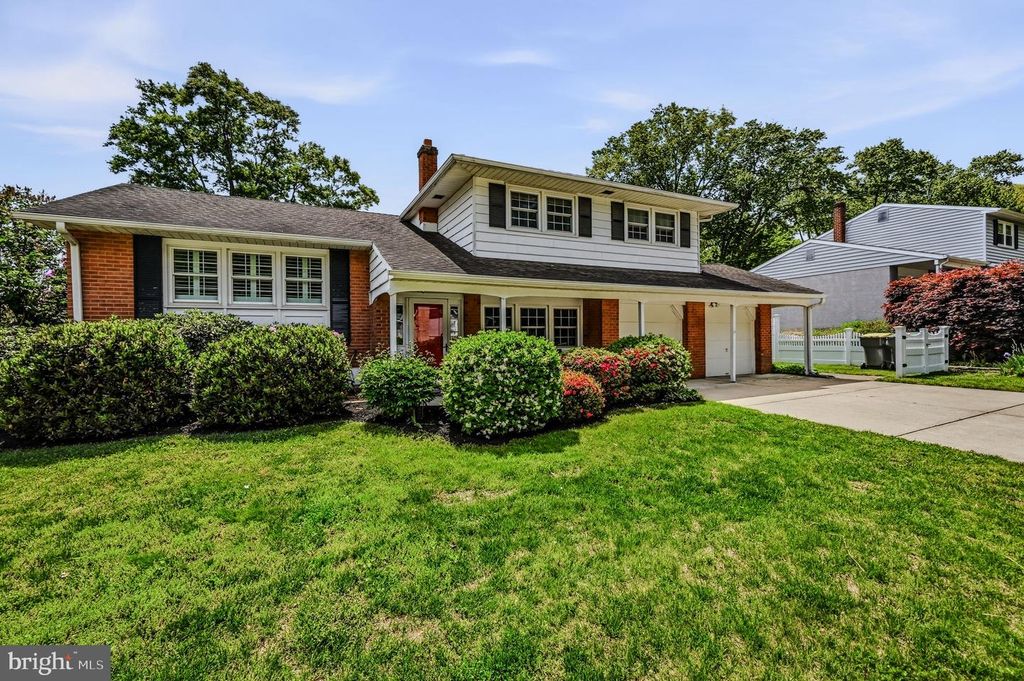 122 CHAPEL HILL DR, Newark, DE 19711