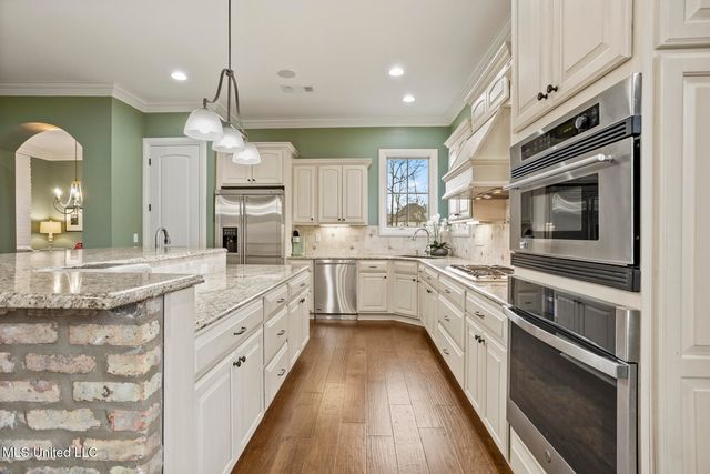 302 Crimson Crowne, Flowood, MS 39232