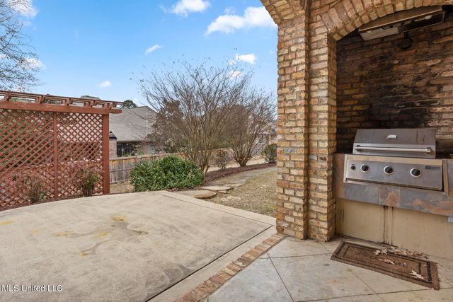 302 Crimson Crowne, Flowood, MS 39232