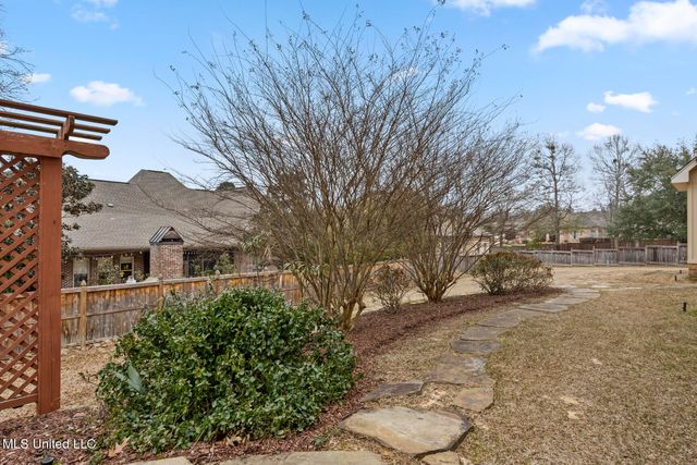302 Crimson Crowne, Flowood, MS 39232