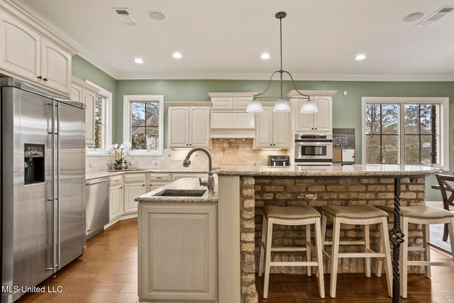 302 Crimson Crowne, Flowood, MS 39232