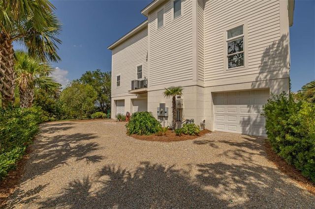 295 Mcintosh Avenue, St. Simons Island, GA 31522