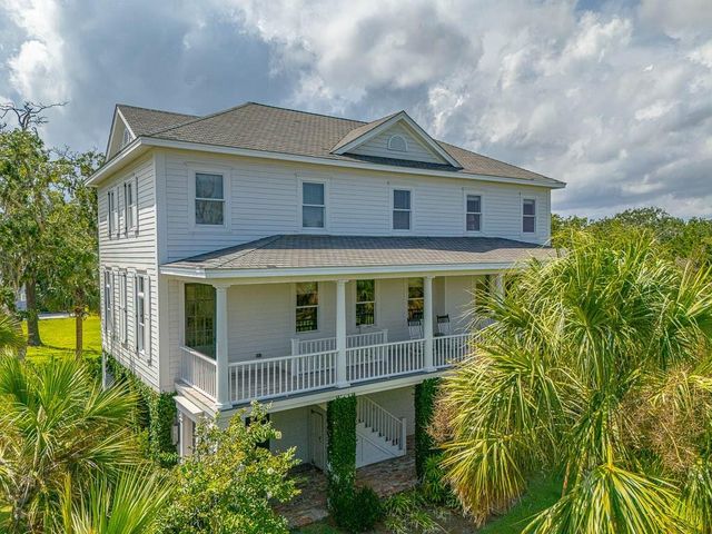 295 Mcintosh Avenue, St. Simons Island, GA 31522
