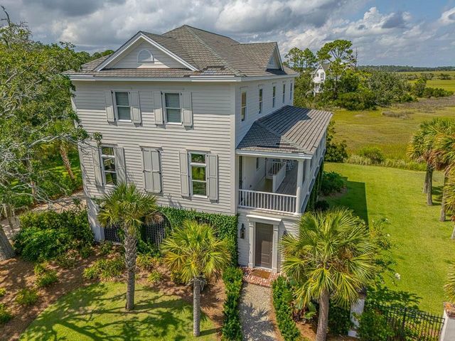 295 Mcintosh Avenue, St. Simons Island, GA 31522