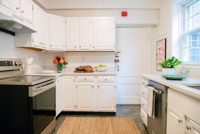 986 Memorial Drive 404, Cambridge, MA 02138