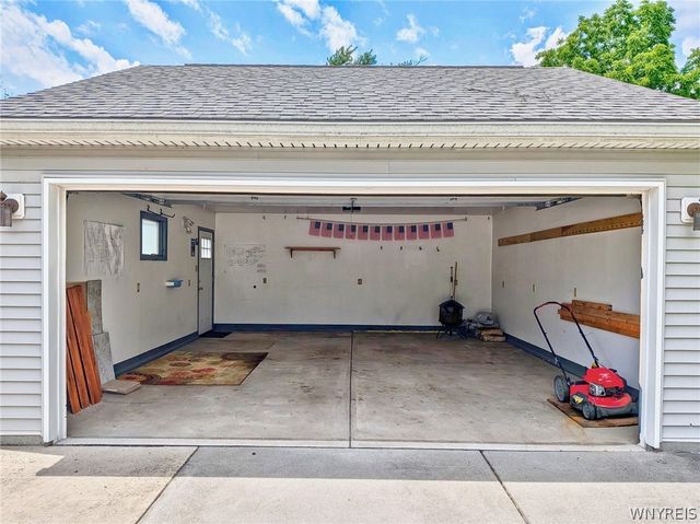 9920 Moschel Court, Niagara Falls, NY 14304