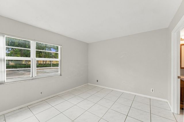 3668 N UNIVERSITY Drive D-7, Coral Springs, FL 33065