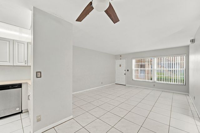 3668 N UNIVERSITY Drive D-7, Coral Springs, FL 33065