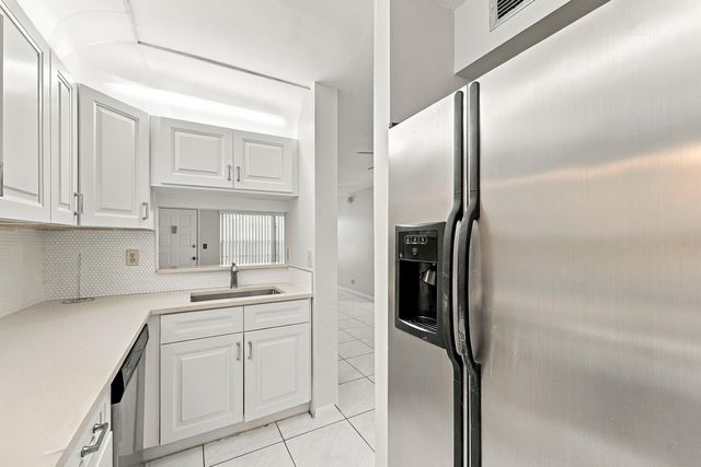 3668 N UNIVERSITY Drive D-7, Coral Springs, FL 33065