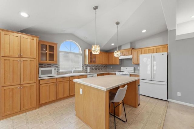 1085 Tasman Drive, Sunnyvale, CA 94089