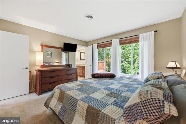 6714 MEADOWLAWN CIR, New Market, MD 21774