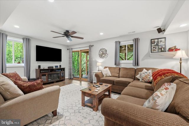 6714 MEADOWLAWN CIR, New Market, MD 21774