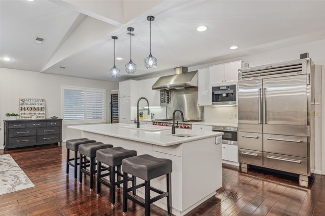 5709 Forest Lane, Dallas, TX 75230