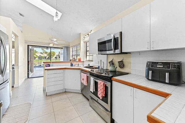 8078 Popash Court, Boynton Beach, FL 33472