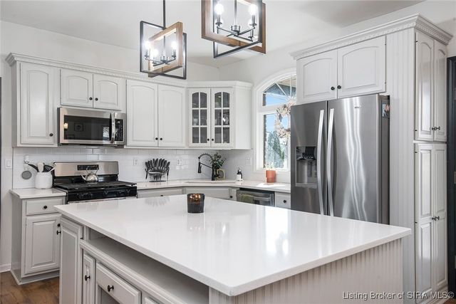 1609 Tall Oaks Drive, Jeffersonville, IN 47130