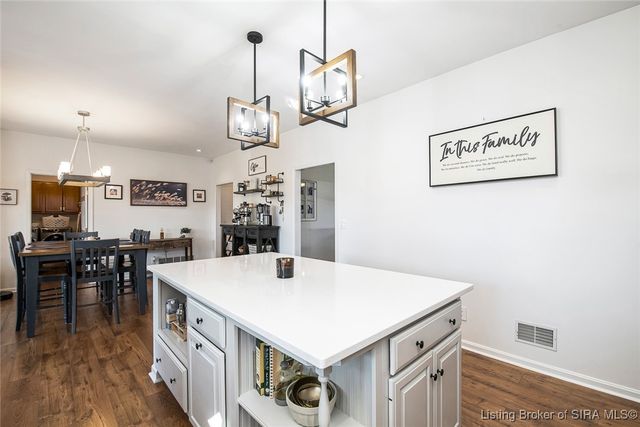 1609 Tall Oaks Drive, Jeffersonville, IN 47130