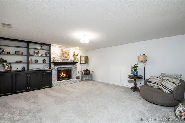 1609 Tall Oaks Drive, Jeffersonville, IN 47130