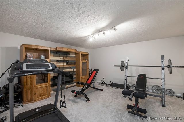 1609 Tall Oaks Drive, Jeffersonville, IN 47130