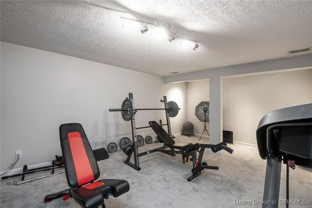 1609 Tall Oaks Drive, Jeffersonville, IN 47130