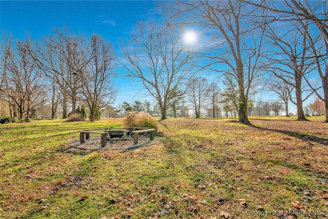 1609 Tall Oaks Drive, Jeffersonville, IN 47130